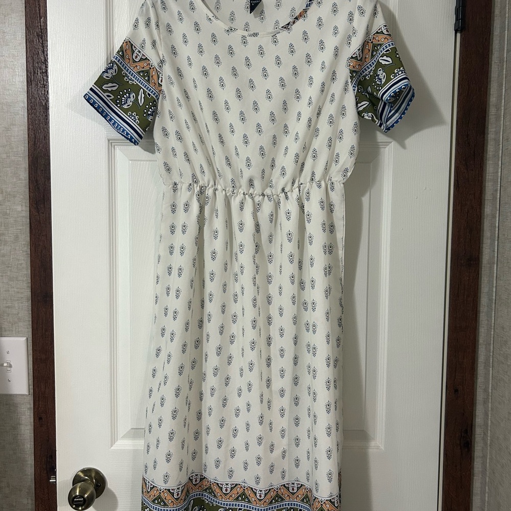 ‼️SOLD‼️ Women’s Modest Dress M